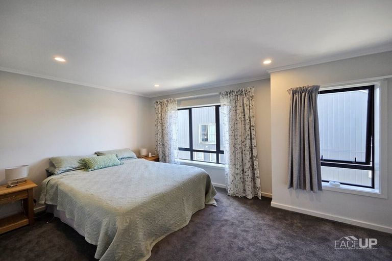 Photo of property in 4/35 Marine Parade, Hobsonville, Auckland, 0616