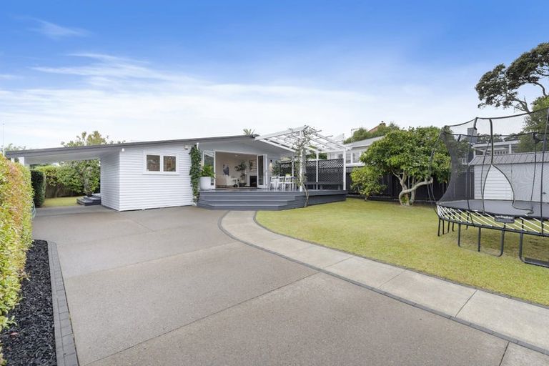 Photo of property in 2/12 Francis Street, Hauraki, Auckland, 0622