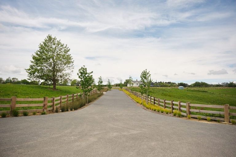 Photo of property in 2 Ada Lane, Riverhead, 0793