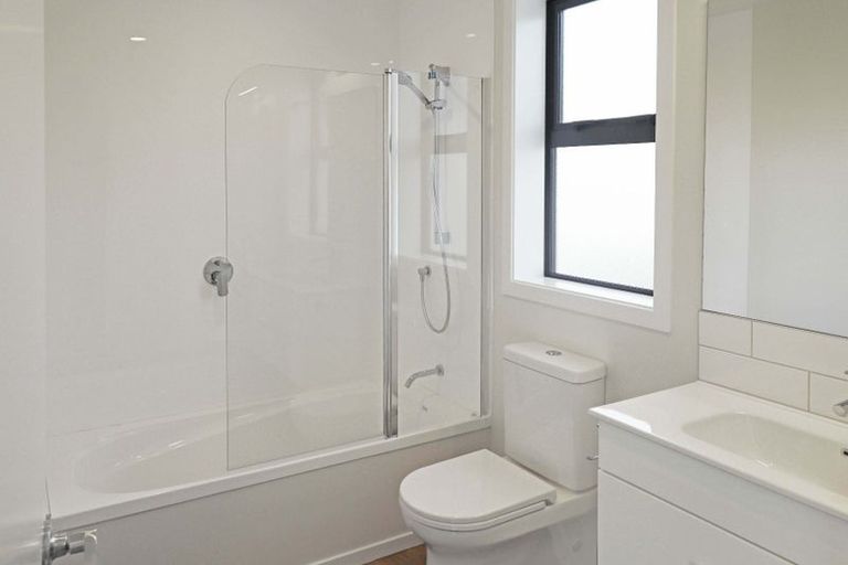 Photo of property in 1/1105 Fergusson Drive, Clouston Park, Upper Hutt, 5018