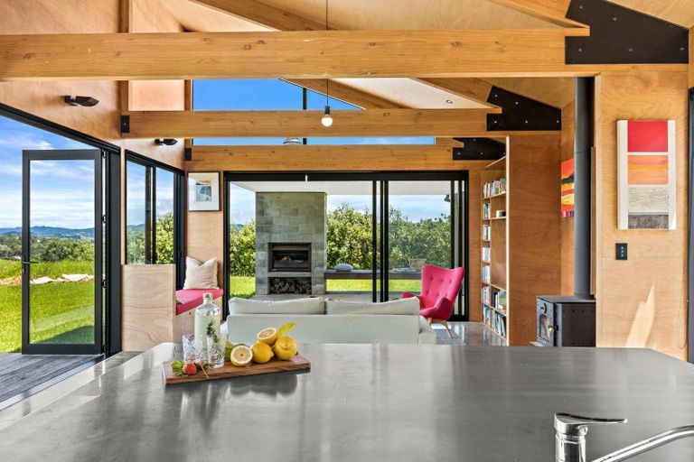 Photo of property in 241 Whitmore Road, Tawharanui Peninsula, Warkworth, 0986