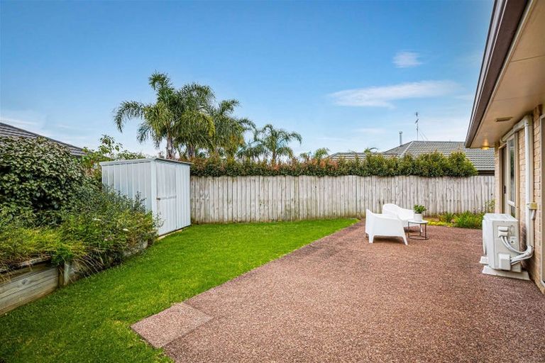 Photo of property in 15 Pyrite Street, Westgate, Auckland, 0614