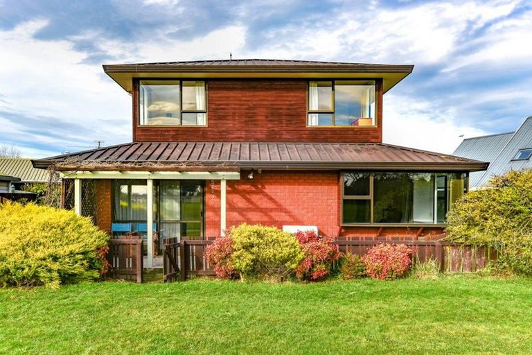 Photo of property in 2/19 Arkwright Place, Halswell, Christchurch, 8025