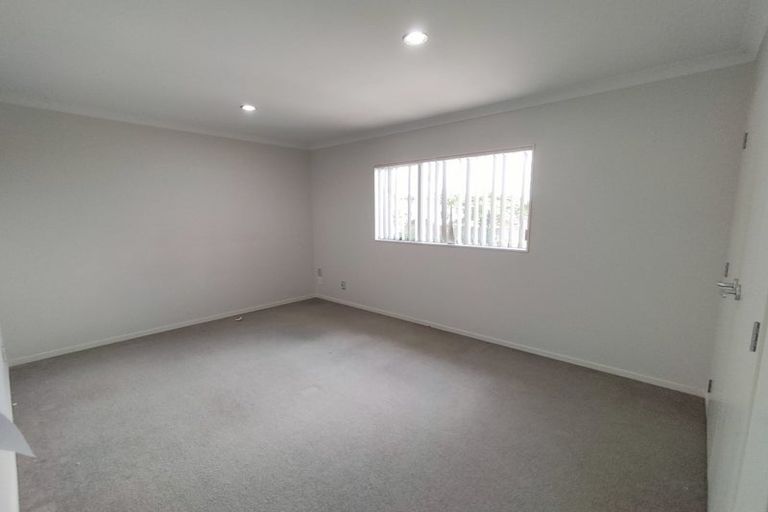 Photo of property in 4 Liscooly Place, Flat Bush, Auckland, 2019