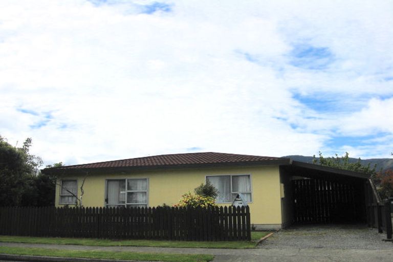 Photo of property in 2/16 Durham Street, Stoke, Nelson, 7011