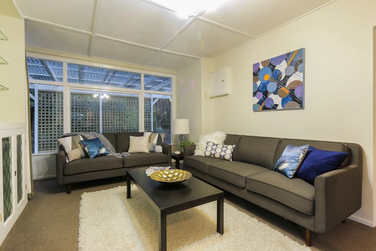 Photo of property in 27 Victory Road, Laingholm, Auckland, 0604