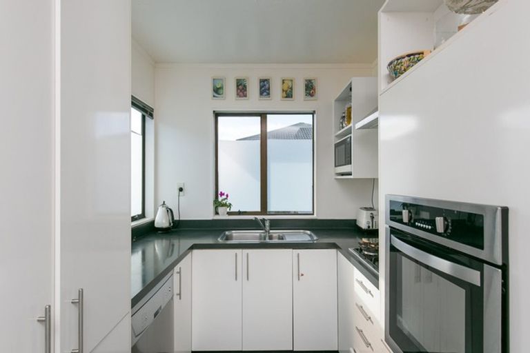 Photo of property in 8a Shastri Terrace, Khandallah, Wellington, 6035