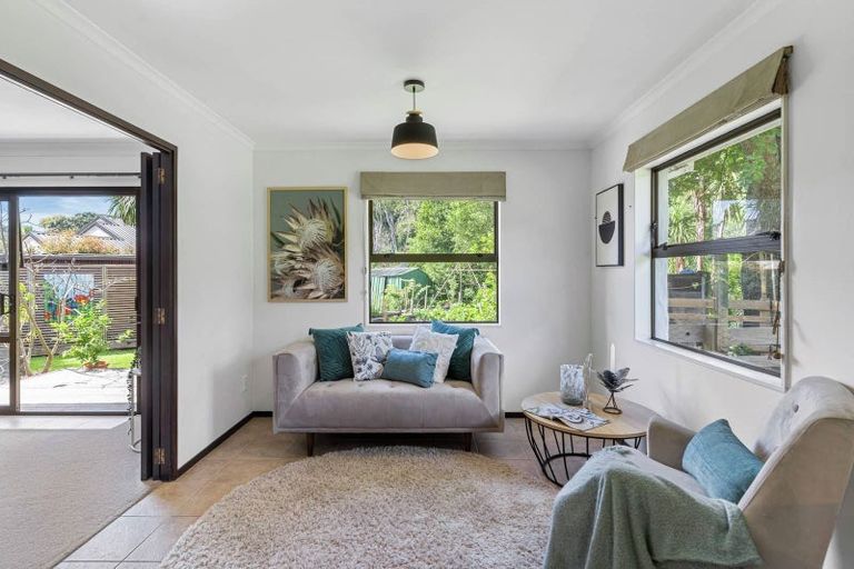 Photo of property in 49a Advene Road, Cockle Bay, Auckland, 2014