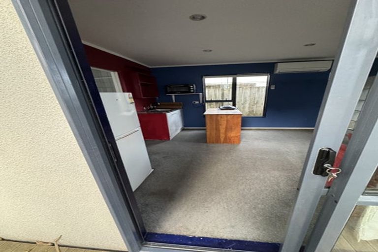 Photo of property in 8 Bury Grove, Strathmore Park, Wellington, 6022