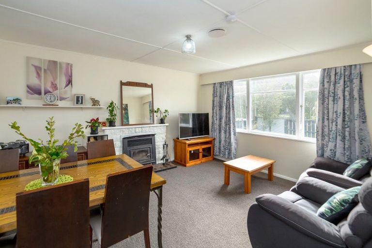 Photo of property in 22 Brandon Street, Featherston, 5710