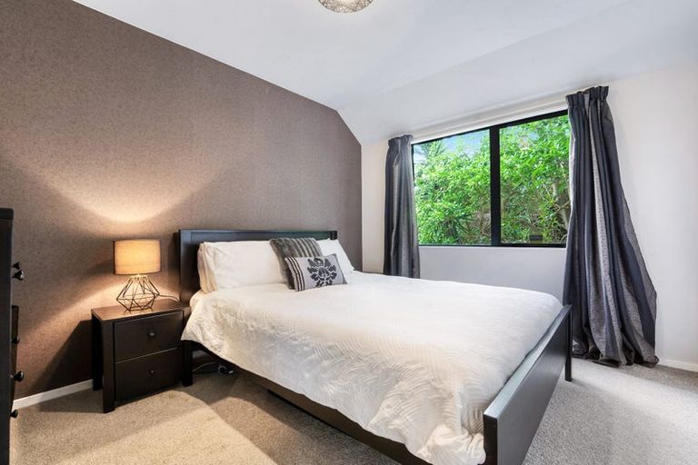 Photo of property in 35a Picasso Drive, West Harbour, Auckland, 0618