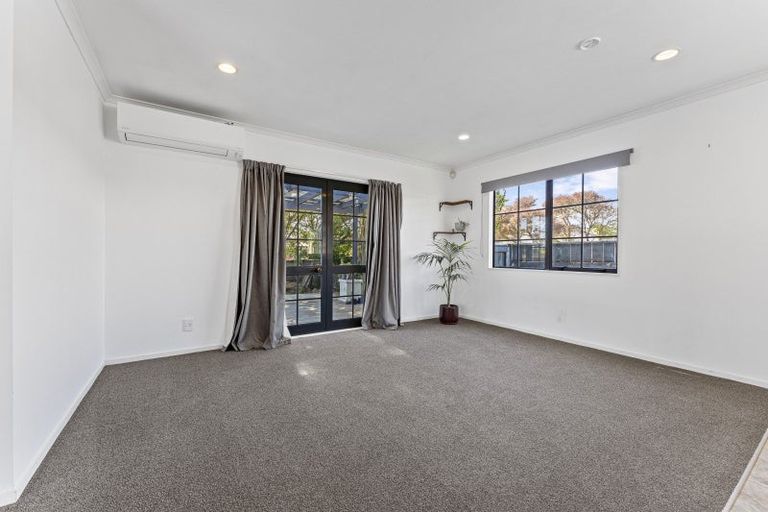 Photo of property in 23 Charles Cross Street, Longburn, Palmerston North, 4412