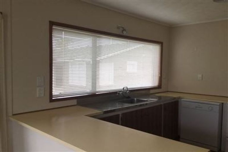 Photo of property in 1/34 Gulf View Road, Murrays Bay, Auckland, 0630