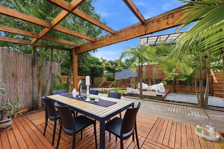 Photo of property in 1/149 Eskdale Road, Birkdale, Auckland, 0626
