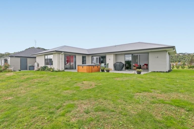 Photo of property in 28 North Bay Road, Pyes Pa, Tauranga, 3112