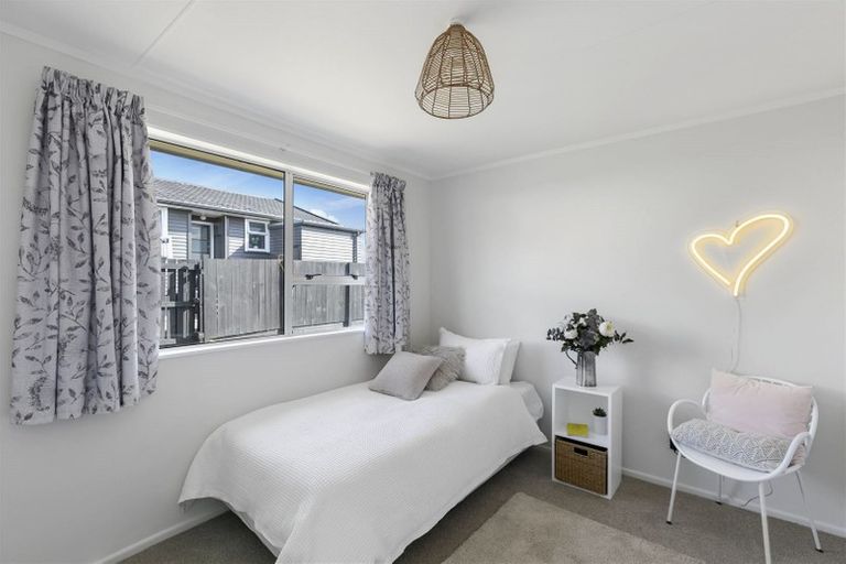 Photo of property in 41 Almora View, Ascot Park, Porirua, 5024