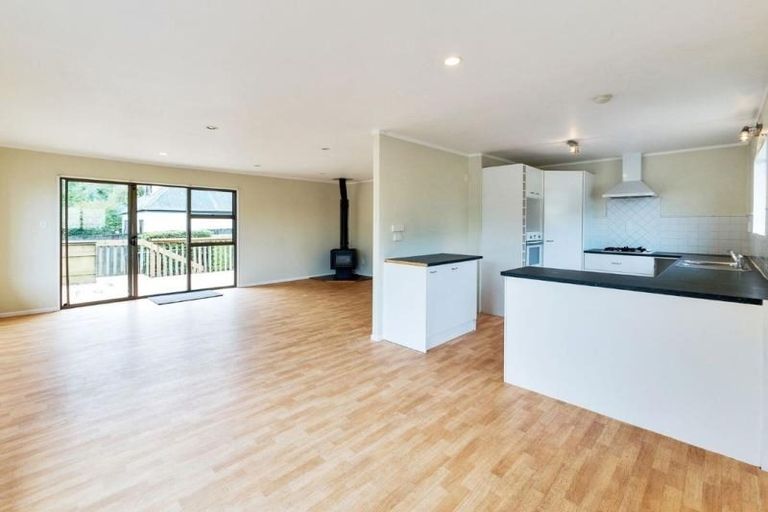 Photo of property in 12 Cemetery Road, Waiuku, 2123