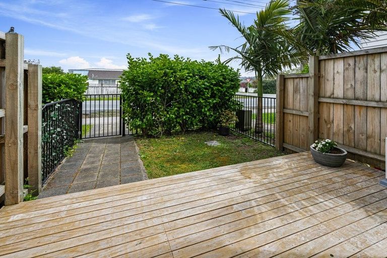 Photo of property in 5/122 Pooks Road, Ranui, Auckland, 0612