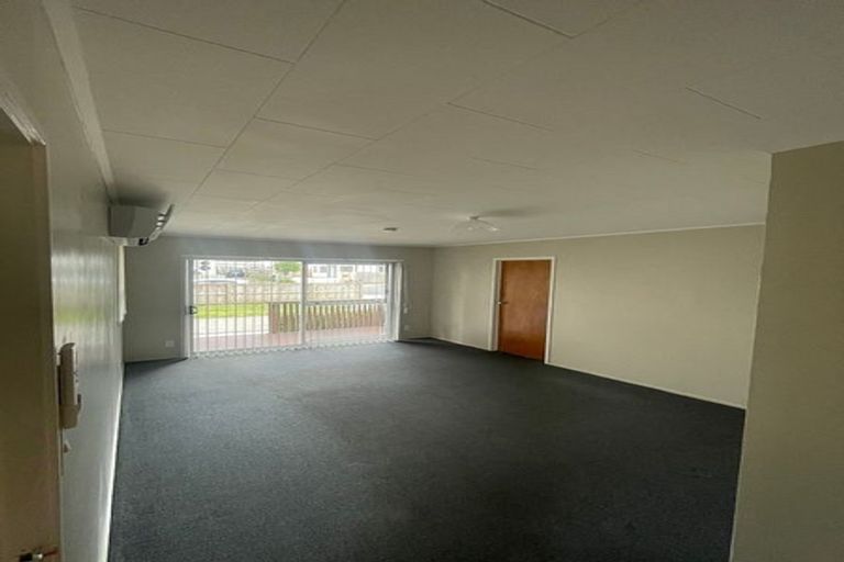 Photo of property in 34 Casuarina Road, Half Moon Bay, Auckland, 2012