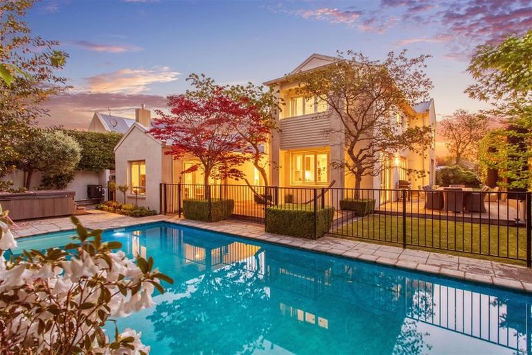 Photo of property in 22 Thornycroft Street, Fendalton, Christchurch, 8052