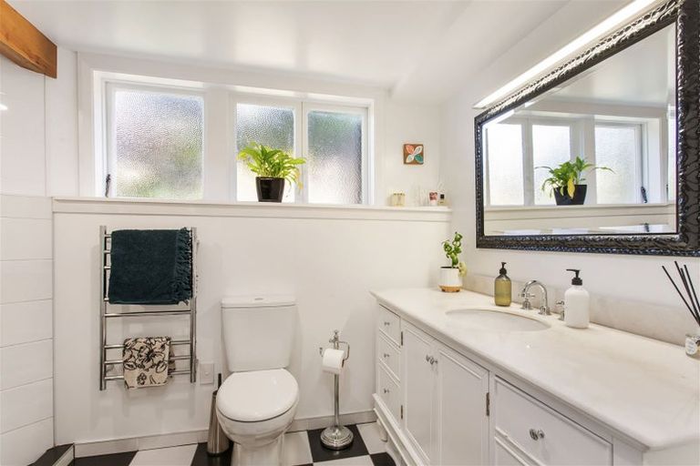 Photo of property in 2 Gwynfa Avenue, Cashmere, Christchurch, 8022