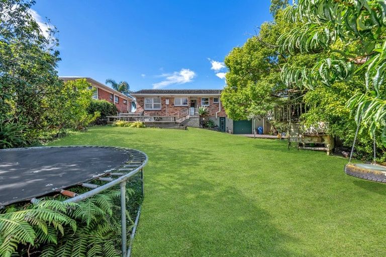 Photo of property in 6 Pegler Drive, Howick, Auckland, 2014