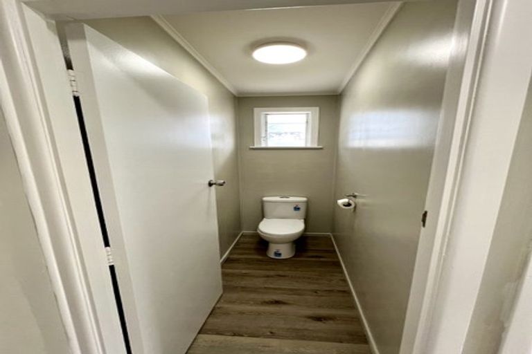 Photo of property in 5 Lex Avenue, Green Bay, Auckland, 0604