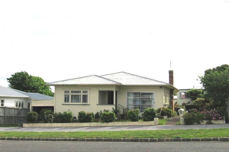 Photo of property in 16 Maranui Avenue, Point Chevalier, Auckland, 1022