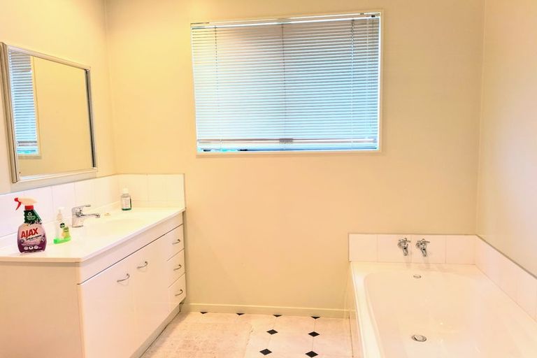 Photo of property in 4 Sunninghurst Drive, Fairfield, Dunedin, 9018