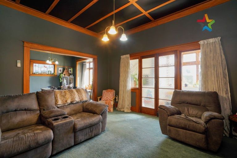 Photo of property in 1 Home Street, Winton, 9720