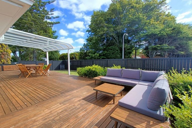 Photo of property in 2 Cindy Place, Pakuranga, Auckland, 2010