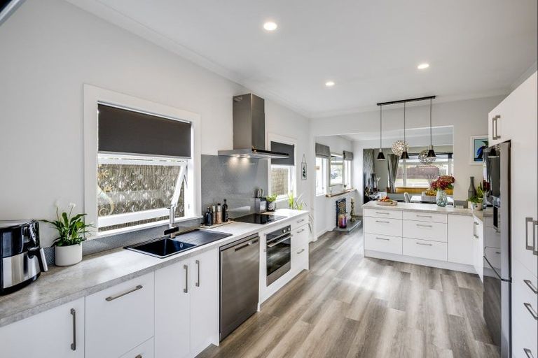 Photo of property in 27 Te Awa Avenue, Te Awa, Napier, 4110