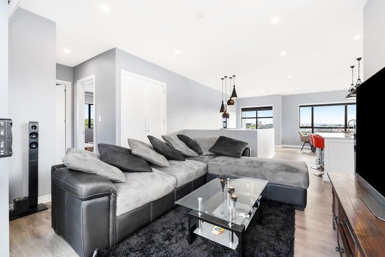 Photo of property in 6 Keiha Crescent, Massey, Auckland, 0614