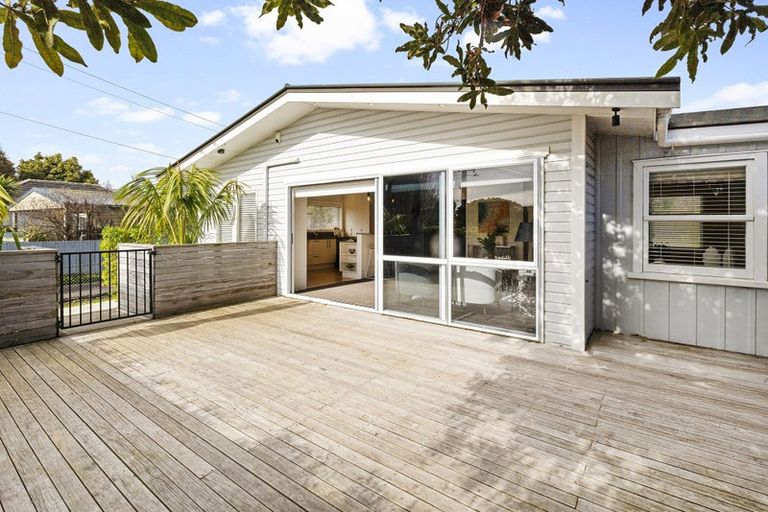 Photo of property in 84 Tiraumea Drive, Pakuranga, Auckland, 2010