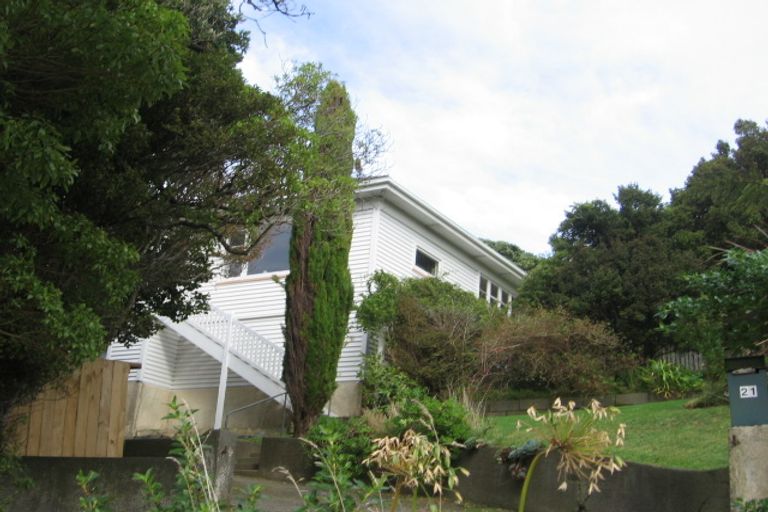 Photo of property in 21 The Drive, Tawa, Wellington, 5028