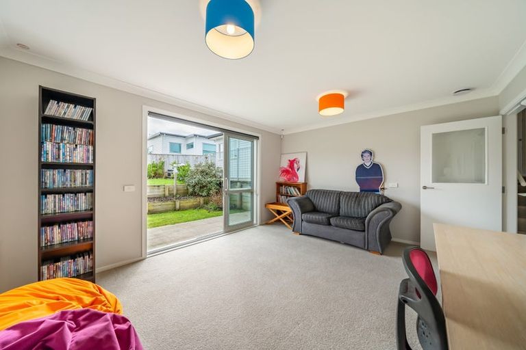 Photo of property in 21 Flotilla Place, Whitby, Porirua, 5024