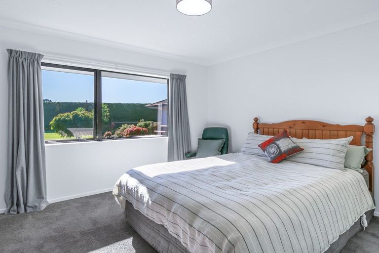 Photo of property in 47 Pohutukawa Drive, Levin, 5571