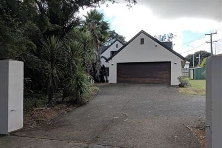 Photo of property in 140 Upper Harbour Drive, Greenhithe, Auckland, 0632