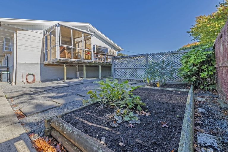 Photo of property in 2/20 Gunns Crescent, Cashmere, Christchurch, 8022