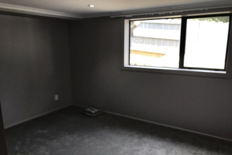 Photo of property in 69 Harmel Road, Glendene, Auckland, 0602