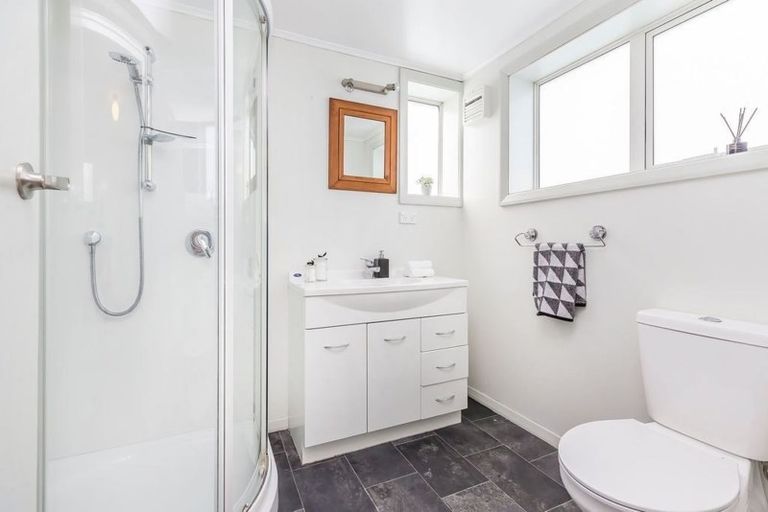 Photo of property in 7 Tainui Terrace, Tawa, Wellington, 5028