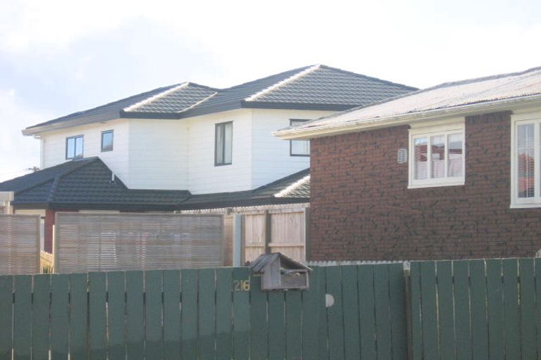 Photo of property in 218 Te Atatu Road, Te Atatu South, Auckland, 0610