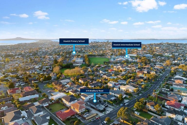 Photo of property in 37a Bradbury Road, Botany Downs, Auckland, 2010