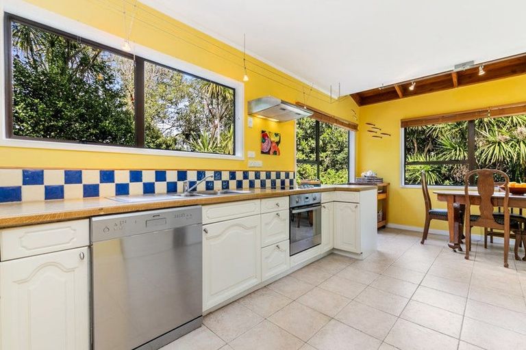 Photo of property in 2/41 Lyons Avenue, Murrays Bay, Auckland, 0630