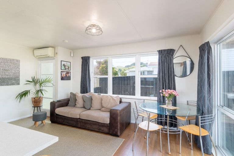 Photo of property in 96 Sievers Grove, Cannons Creek, Porirua, 5024
