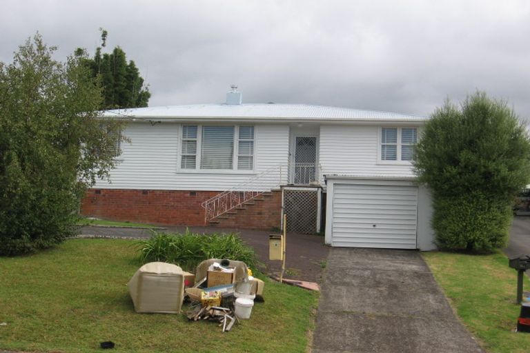 Photo of property in 8 Kelwyn Road, Kelston, Auckland, 0602