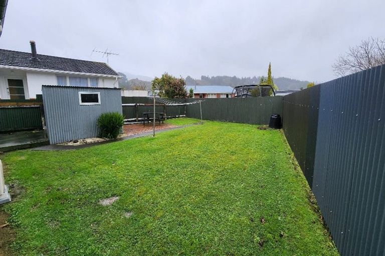 Photo of property in 2/6 Moeraki Road, Maoribank, Upper Hutt, 5018