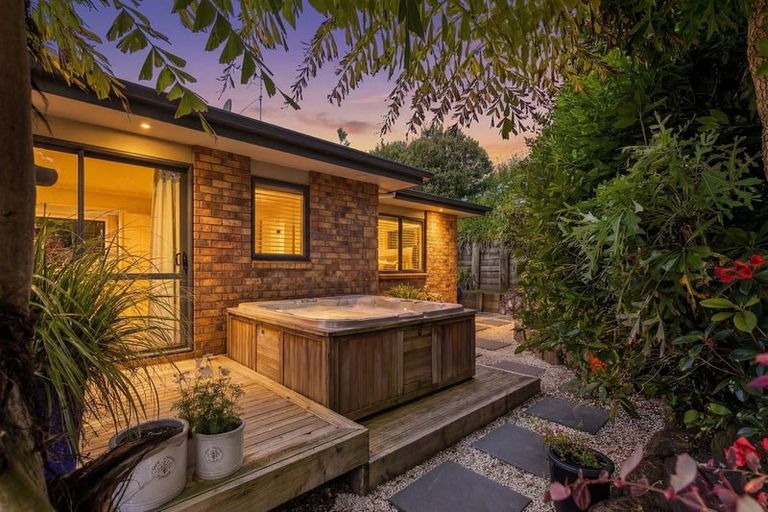 Photo of property in 18 Ko Place, Pyes Pa, Tauranga, 3112