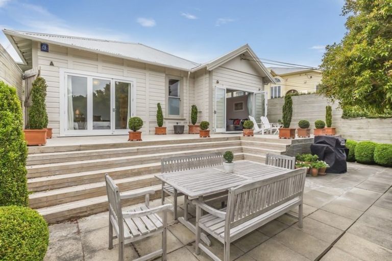 Photo of property in 23 Moana Road, Kelburn, Wellington, 6012