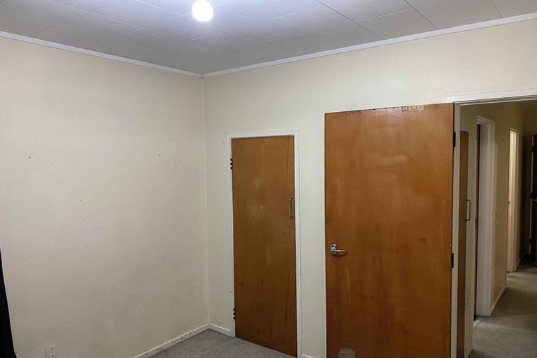 Photo of property in 111 Farquhar Road, Glendene, Auckland, 0602